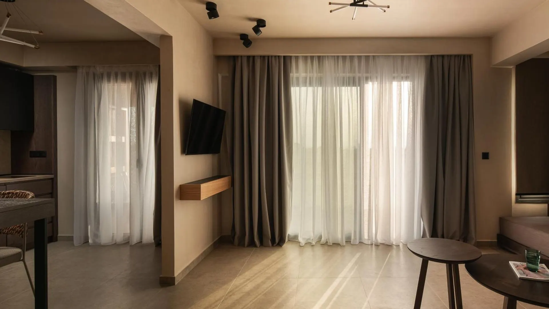 Pournari Mountain Rooms 托罗尼 酒店